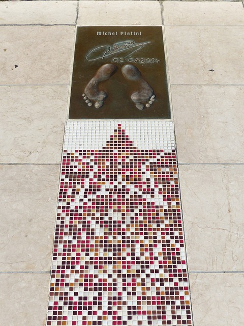 意甲动态：孔塞桑帅位岌岌可危，那不勒斯失利国米登顶.